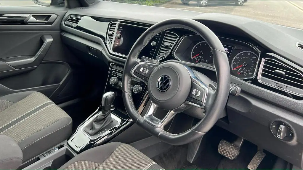 
								Volkswagen T-Roc. 1.5 TSI EVO Black Edition DSG full									
